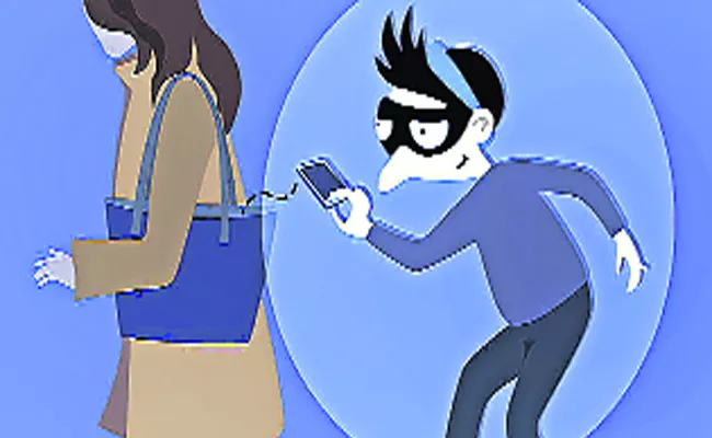 Cell Phone Robberies Hikes in Tirupati - Sakshi