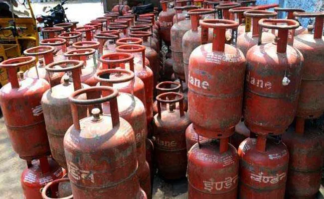 Cooking Gas Distributing Delayed in Hyderabad - Sakshi