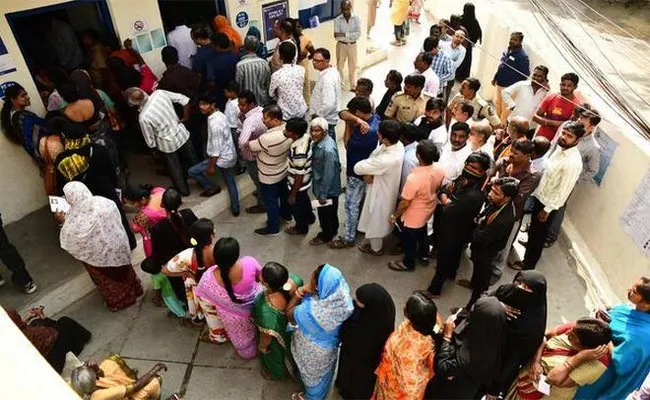 People Careless In Voting In Nizamabad - Sakshi