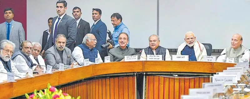 All Party Leaders Meet ahead of Winter Session of parlament - Sakshi