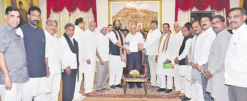 mahakutami leaders meet governor esl narasimhan - Sakshi