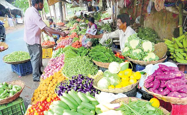 Vegitable Prices Down in Hyderabad - Sakshi