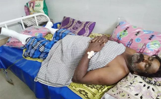 Man Injured in Tractor Injured PSR Nellore - Sakshi