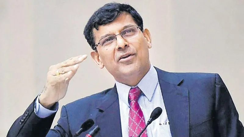 Raghuram Rajan bats for banning of loan waiver promises in poll manifestos - Sakshi