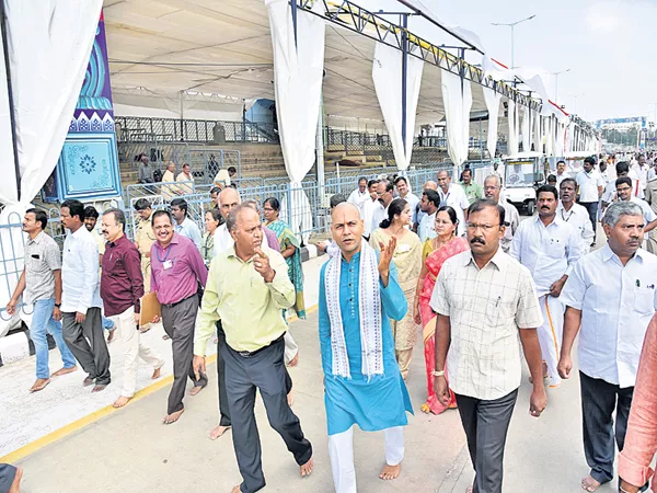 Extensive arrangements for Vaikunta Ekadashi in Tirumala - Sakshi