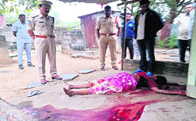 Women Murder In Khammam - Sakshi