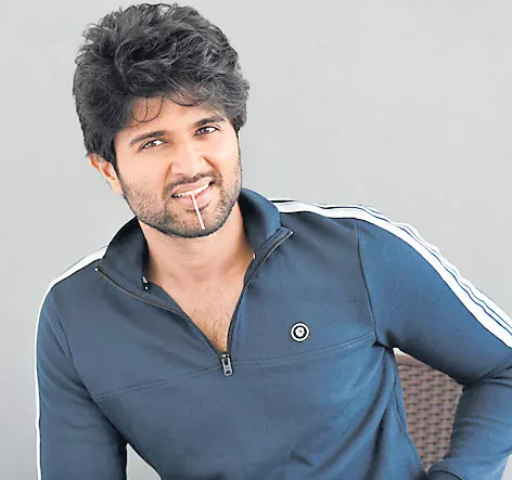 Vijay Devarakonda going to Bollywood - Sakshi