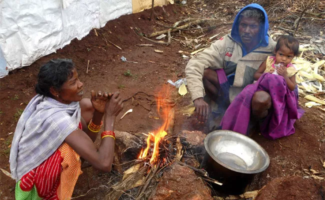 Five Deaths in Visakhapatnam Cyclone Pethai - Sakshi