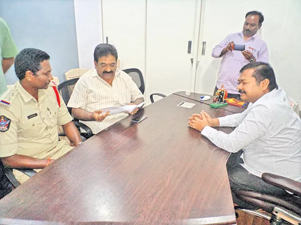 Minister yanamala harassment to Tuni Mla - Sakshi