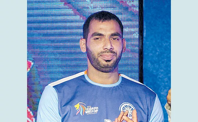 Anup Kumar, legendary kabbadi player, retires - Sakshi