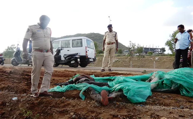 Dead Body Faund in Plastic Cover Guntur - Sakshi