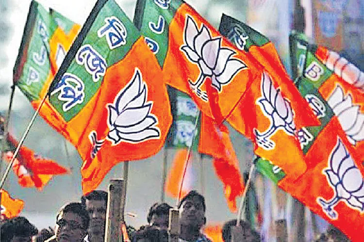 BJP Allowed Rath Yatras In Bengal - Sakshi