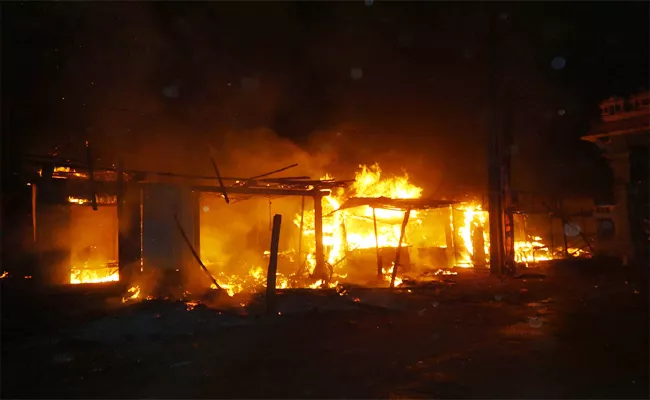 Fire Accident in East Godavari Ten Shops Burnt - Sakshi