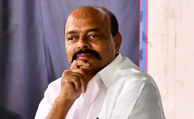 Congress Leader Konda Murali Resigns for MLC - Sakshi