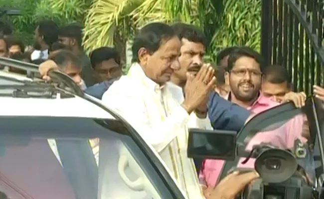 Telangana CM KCR Busy In Delhi Tour - Sakshi