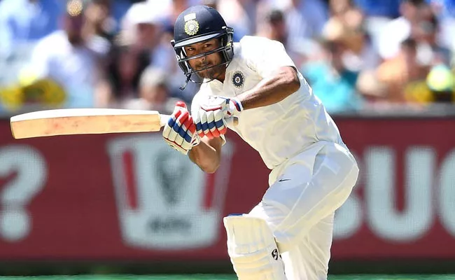 India Loss Mayank Agarwal Wicket In Boxing Day Test - Sakshi