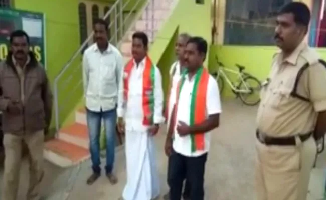 Police House Arrest AP BJP Leaders - Sakshi