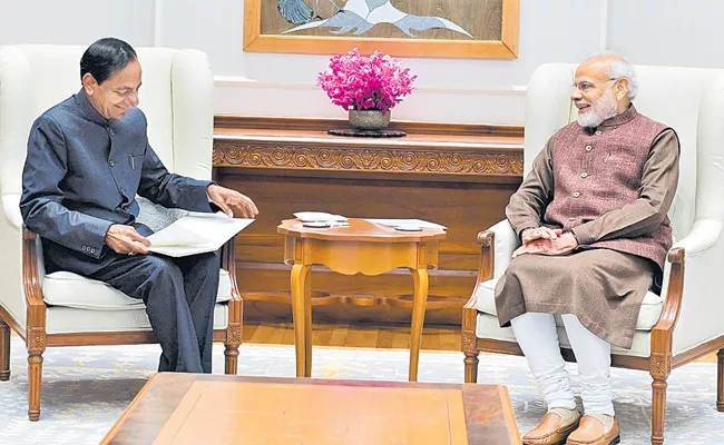 KCR Meet Narendra Modi And Discuss Various State Issues - Sakshi