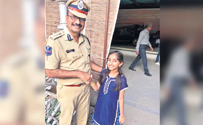 Tenth Class Girl Student Thank to Police Services in Hyderabad - Sakshi