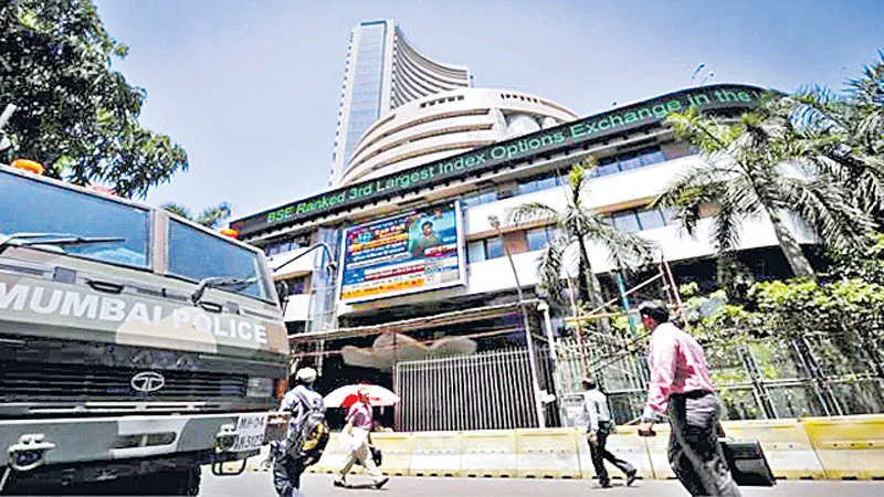 Nifty ends December series below 10,800; Sensex up 157 pts - Sakshi