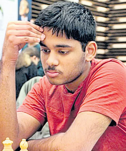 Telangana Grand Master Arjun gets Silver Medal - Sakshi