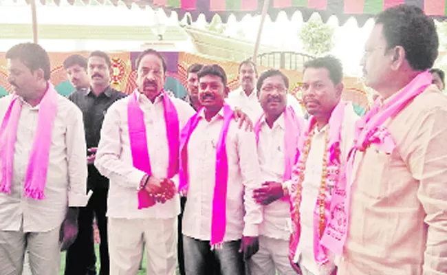 Candidates And Activists Canvass In Khammam - Sakshi