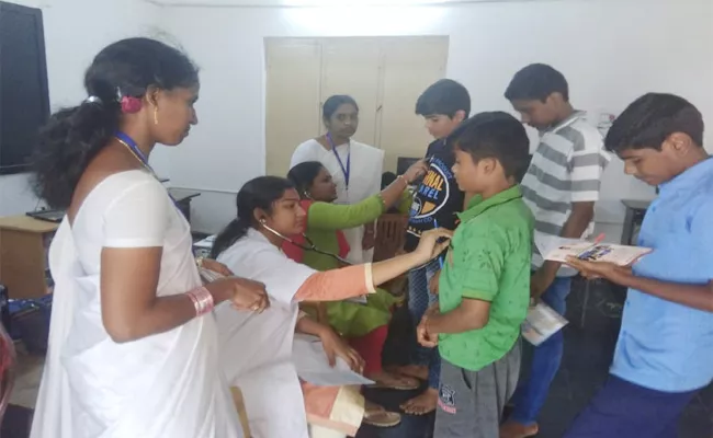 Free health Checkups For Children in West Godavari - Sakshi