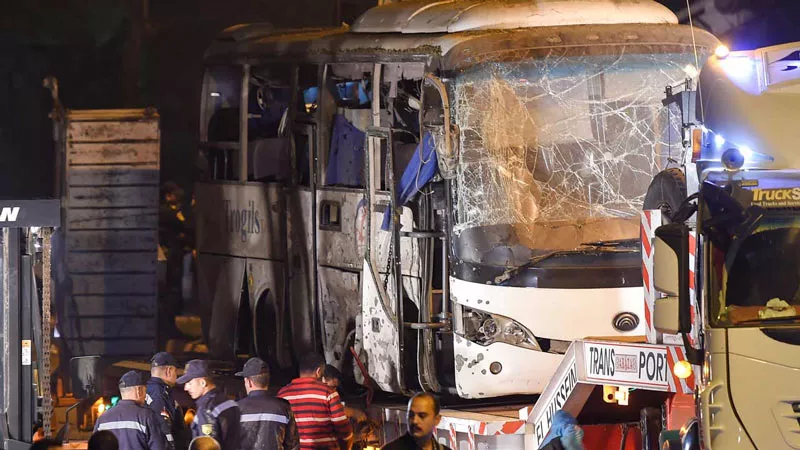 Egypt police kill 40 'terrorists' after Giza bus attack - Sakshi