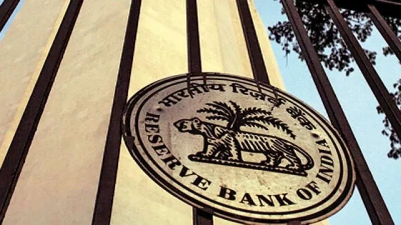 RBI Report Says Banks Recover Rs Forty Thousand Crores From Defaulters   - Sakshi