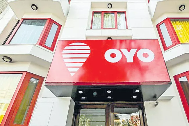  Singapore firm may grab $100-million ride to Oyo - Sakshi