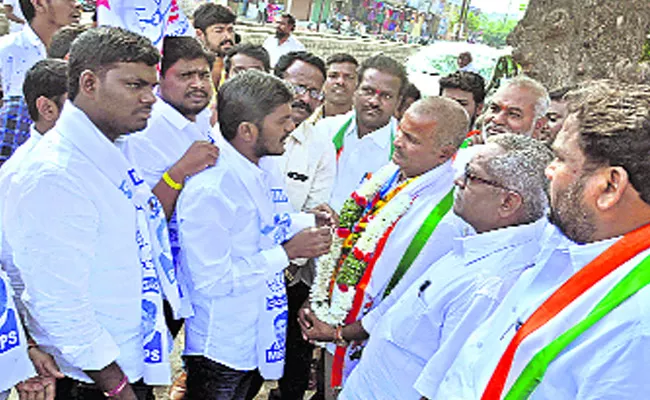 Kumbam Anil Kumar Reddy Canvass In Bhongiri - Sakshi