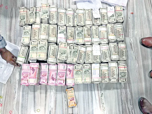 Rs 3.5 crore cash was seized in Warangal - Sakshi