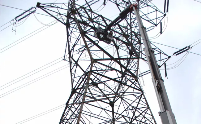 Two people Died while Constructing Power Grid Tower In Pokkunur - Sakshi