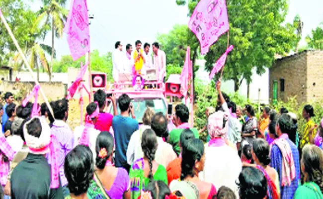 TRS Candidate Shanampudi Saidireddy Campaign In Nereducherla - Sakshi