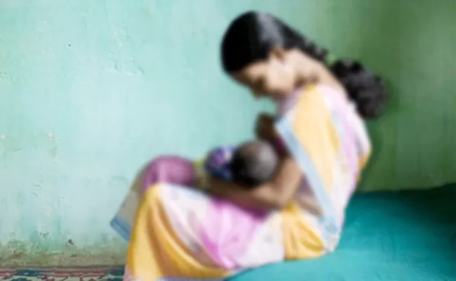 Child Death While Feeding Mother Breast Tamil Nadu - Sakshi