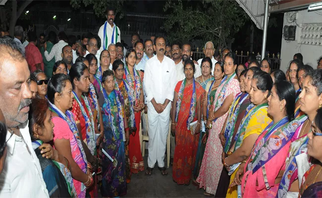 Bhumana Karunakar Reddy Meet Dwakra Womens in Chittoor - Sakshi