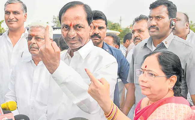 KCR Cast His Vote In Native Village Chintamadaka - Sakshi