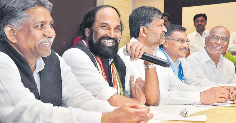 People's Front will win 75-85 seats - Sakshi