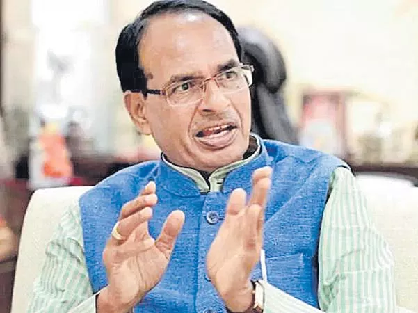 Madhya Pradesh exit polls predict close contest between BJP and congress - Sakshi