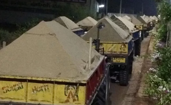 Sand Mafia in Kurnool - Sakshi