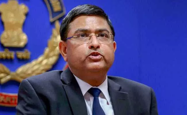  Court Says Rakesh Asthana To Be Probed For Bribe - Sakshi