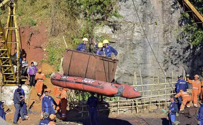 Supreme Court Said the Hunt Must Continue In Meghalaya Mine - Sakshi