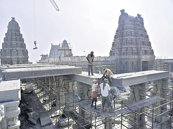 Gold and Silver coatings to the Yadadri Temple - Sakshi