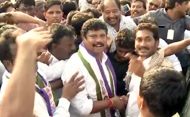 Congress Leader Abdul Gafur Joins YSR Congress Party - Sakshi