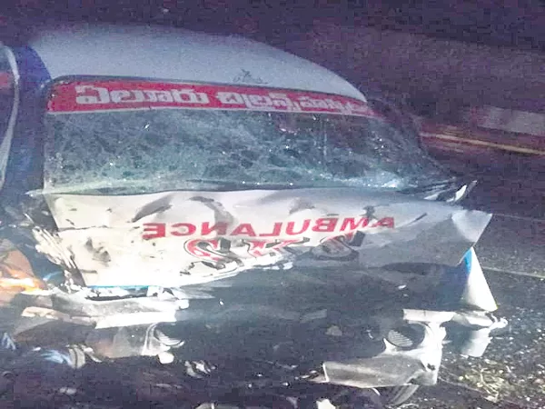 Four dead in car colliding with an ambulance  - Sakshi