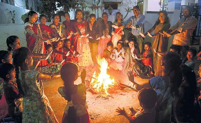 sankranthi festival bhogi mantalu - Sakshi