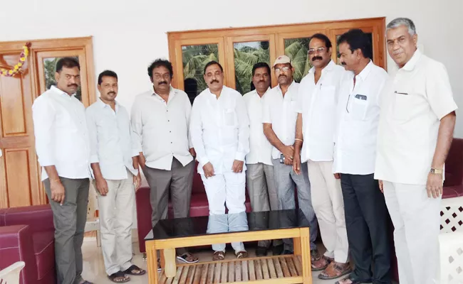 Margani Nageswar Rao Meet VV Vinayak in West Godavari - Sakshi