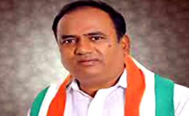 Congress Leader Bhupathi Reddy Criticises Legislative council Chairman - Sakshi