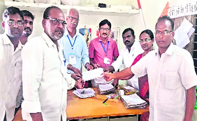 Panchayat Third Phases Nominations Nalgonda - Sakshi