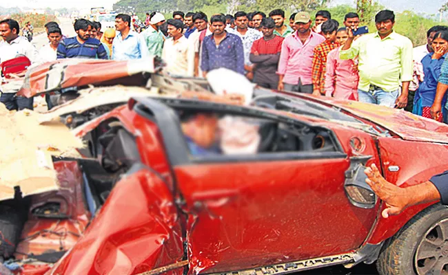 Family Died in Car Accident Hyderabad - Sakshi